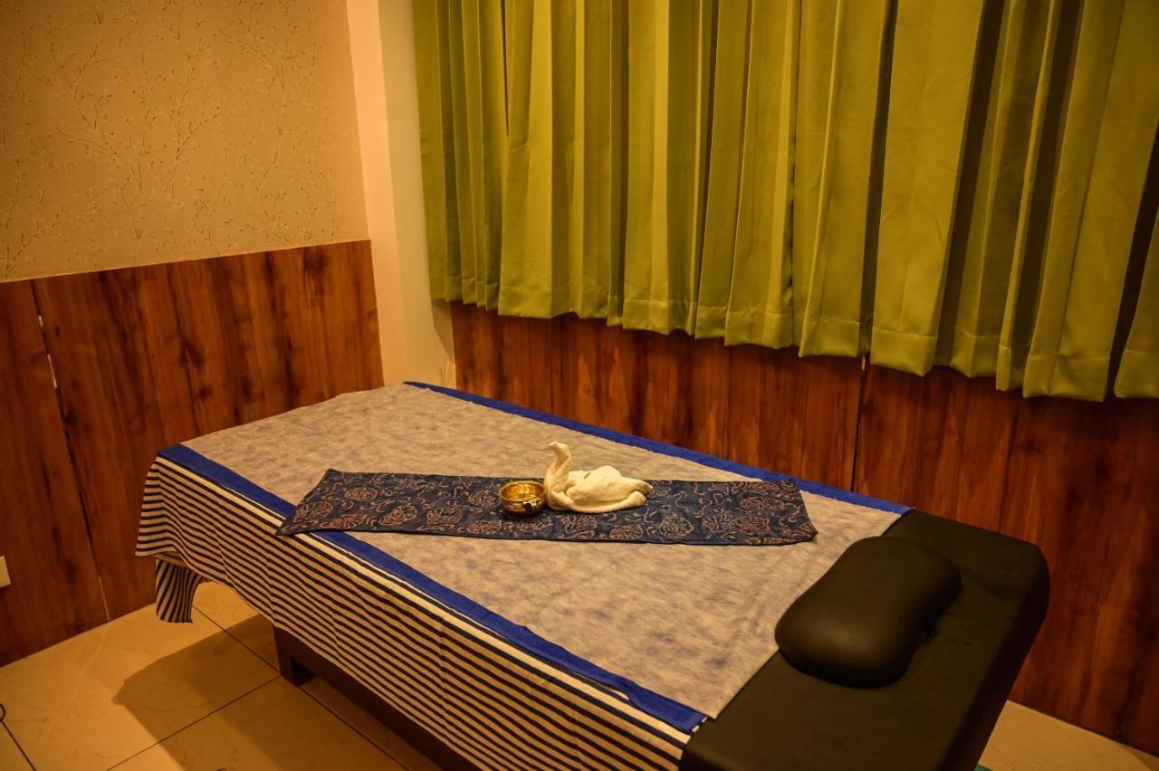 Emerald Clarks Hotel