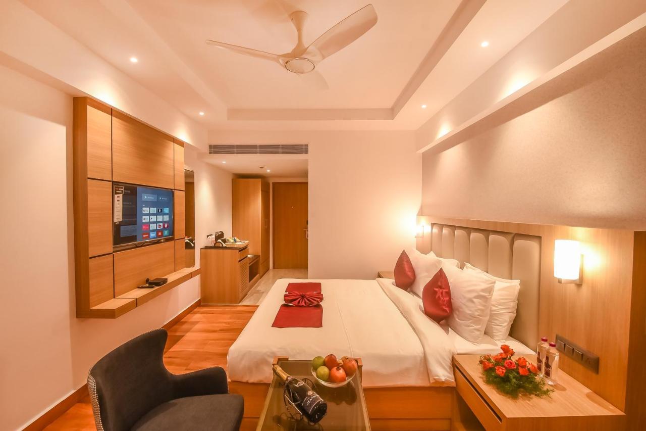 Hotel Emerald Clarks 4*